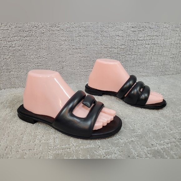 GIVENCHY G Logo Women's size 37 Black Slip On Leather Sandals - Picture 5 of 14